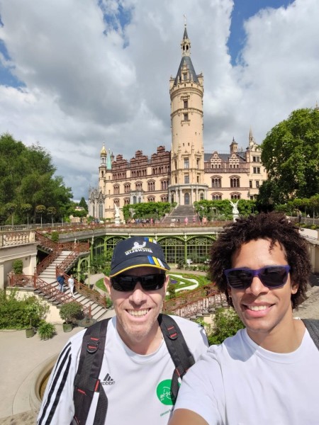 WhatsApp Image 2022-06-28 at 11.47.53.jpeg (202.47 Kio) Vu 1267 fois Arrivé au chateau de Schwerin, ou j'ai retrouvé Stéphane qui est arrivé de Lyon en train.