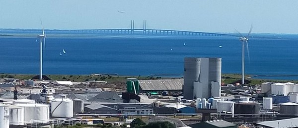 Capture 22.JPG (72.75 Kio) Vu 1923 fois Et le pont qui permet de relier le Danemark à la Suède.