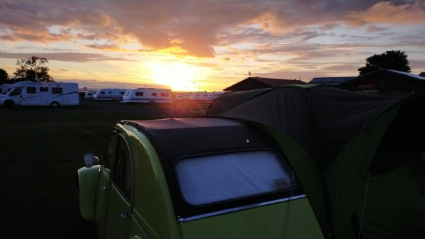 WhatsApp Image 2022-07-05 at 21.47.15.jpeg (92.51 Kio) Vu 1893 fois Il est bientôt 22 heures le soleil n'est pas encore couchée