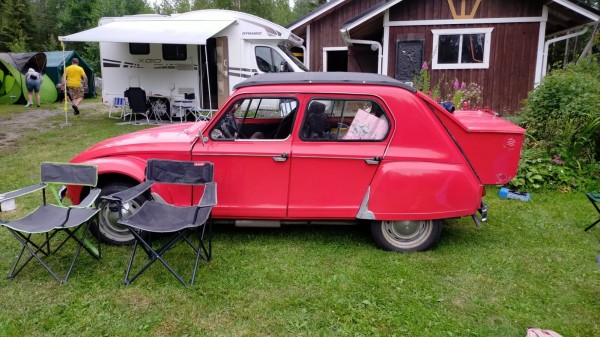 WhatsApp Image 2022-07-22 at 17.29.09.jpeg (319.52 Kio) Vu 700 fois Une des première Dyane importée en Finlande. un sysltème permet de sortir tout l'avant très rapidement pour accéder au moteur