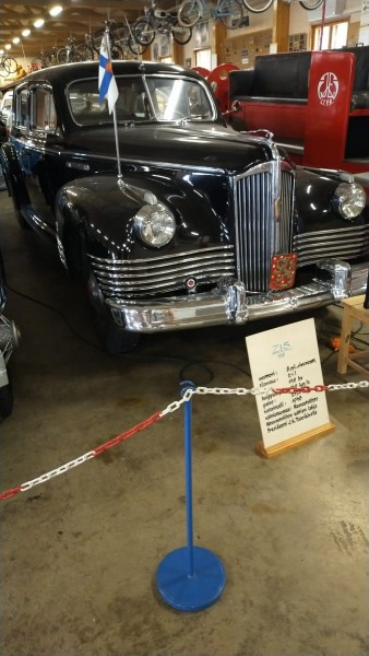 ZIS copie de Packard Russe. Offert en cadeau au président Finlandais