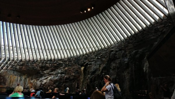 WhatsApp Image 2022-07-26 at 10.43.08.jpeg (275.75 Kio) Vu 696 fois Temppeliaukion Kirkko : église moderne taillé dans une coline rocheuse coiffée d'un dôme de 24 mètres