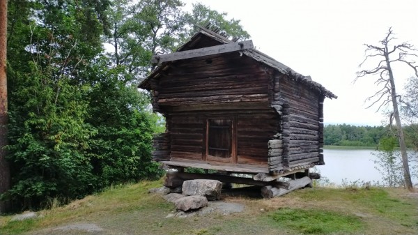 Grenier de 1600. Servait à stocker le grain et la farine à l'abri de l'humidité