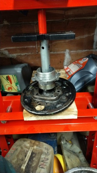 WhatsApp Image 2022-11-16 at 09.46.09.jpeg (125.79 Kio) Vu 3432 fois insertion de l'arbre dans le roulement