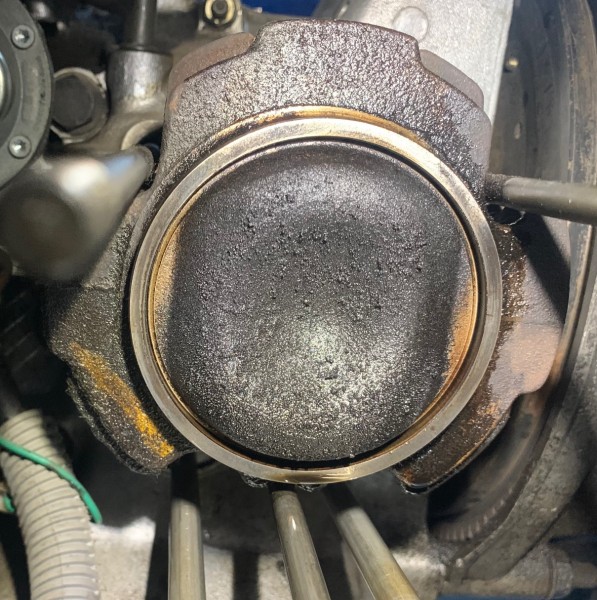 7AB7556C-6CF0-43E8-B813-BA12ED7110FE.jpeg (606.09 Kio) Vu 6344 fois Tête de piston ?