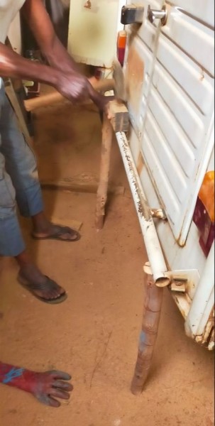 Capture 18.JPG (58.82 Kio) Vu 4537 fois J'ai aussi redressé le par choc arrière: