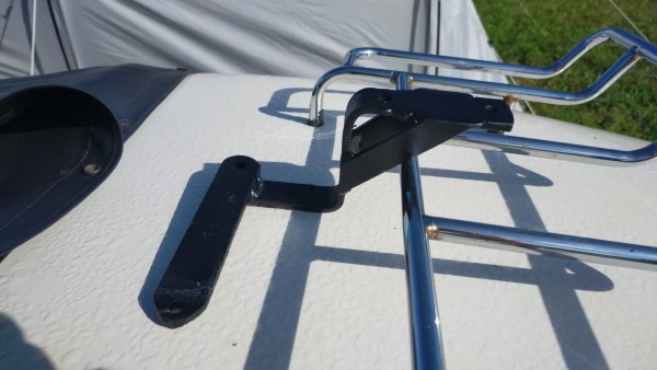 WhatsApp Image 2023-07-28 à 09.42.13.jpg (154.65 Kio) Vu 7063 fois voilà la réparation faite avec un bon renfort. si ça casse, ce ne sera plus au même endroit.