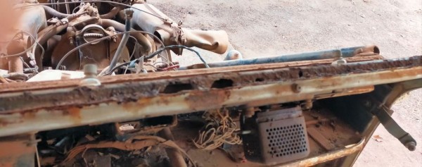 Capture 59.JPG (98.19 Kio) Vu 8639 fois démontage du par brise... la baie à bien ramassée.