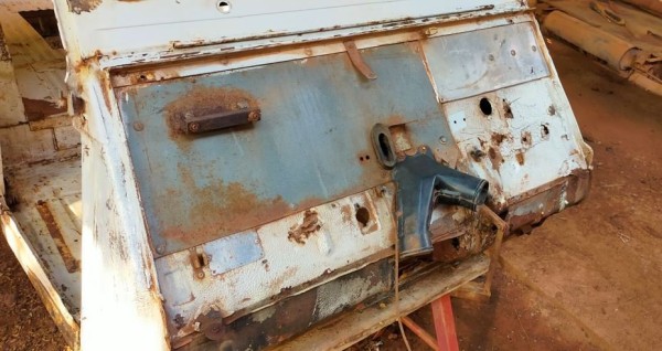 Capture 73.JPG (105.1 Kio) Vu 3752 fois le tablier coté moteur est plutôt bien, avec les tôles ajoutées