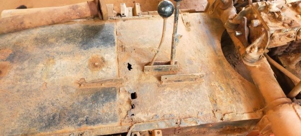 Capture 78.JPG (123.98 Kio) Vu 3751 fois Là ou la tôle d'origine est visible, elle est en mauvais état.<br />je pense que le dessus est à reprendre.