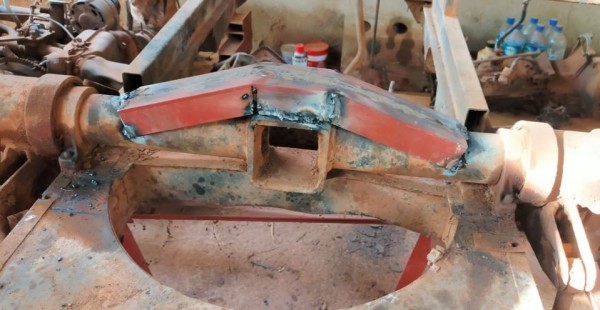 Capture 93.JPG (87.73 Kio) Vu 3720 fois Voici les renforts que j'ai commencer à fixer (un U à base de 2 cornières)