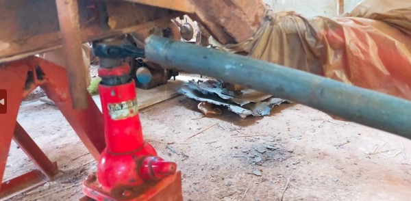 Capture 92.JPG (92.77 Kio) Vu 3718 fois les 4 vis sont venu sans problème. faut dire que depuis 3 jours je les arrosent de DW40.