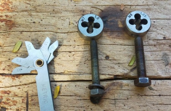 Capture 140.JPG (106.1 Kio) Vu 4422 fois la vis qui était monté, était une M8 au pas de 1.25 mm<br />les vis de tenu du couvercles sont des M7 au pas de 1 mm<br />une des vis longue du couvercle semble bien corresponde, avec passage libre dans la première partie, et se visse avec difficulté dans la deuxième partie.