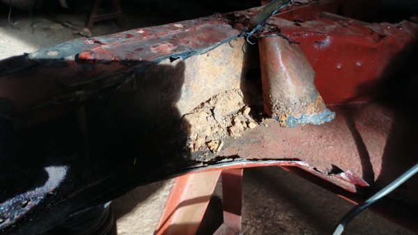 WhatsApp Image 2024-01-29 à 11.51.36_1f7fa58d.jpg (205.8 Kio) Vu 4388 fois Encore beaucoup de terre dans les entrailles du châssis