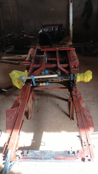 WhatsApp Image 2024-01-30 à 10.44.06_40e313f9.jpg (127.77 Kio) Vu 4371 fois Montage de la traverse pour assurer le bon écartement avant soudure