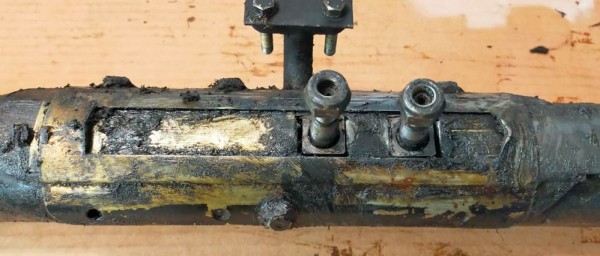 Capture 108.JPG (91.04 Kio) Vu 6180 fois Débarbouillage de la direction. Les rotules ont marqué la tôle des 2 coté.