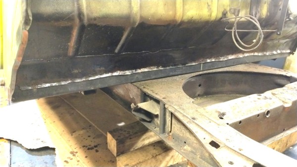 WhatsApp Image 2024-03-19 à 10.06.58_d269ed84.jpg (155.55 Kio) Vu 5257 fois Pour la souder dans la bonne position, j'ai repositionné la caisse sur le vieux châssis.