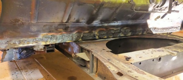 Capture 163.JPG (81.78 Kio) Vu 5220 fois J'ai fini la longue soudure coté moteur