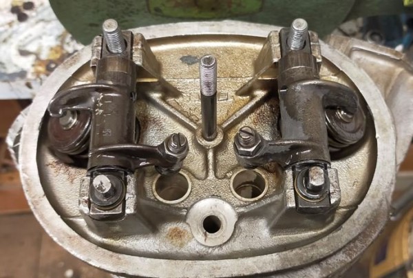 Capture 92.JPG (80.24 Kio) Vu 4778 fois montage des culbuteurs