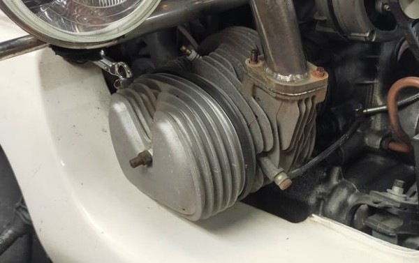 Capture 93.JPG (41.29 Kio) Vu 4778 fois l'avantage, avec cette voiture, c'est que la culasse est très accessible.