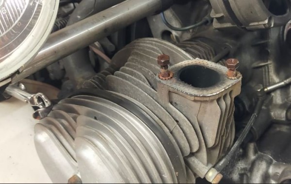 Capture 95.JPG (57.41 Kio) Vu 4777 fois sortie de la pipe d'échappement (coté droit uniquement)