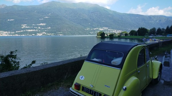 En longeant de nouveau le lac, mais sur l'autre rive.