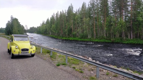 Sur la route de l'ouest, lac, rivière et forêts