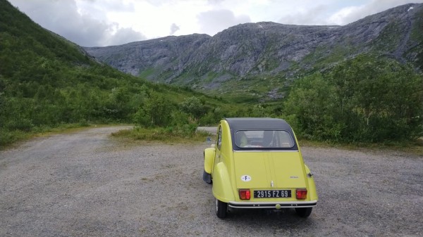 puis vers 17h, j'ai repris la route en direction de l'ouest. Ici la montagne à traverser pour arriver le long des fiords