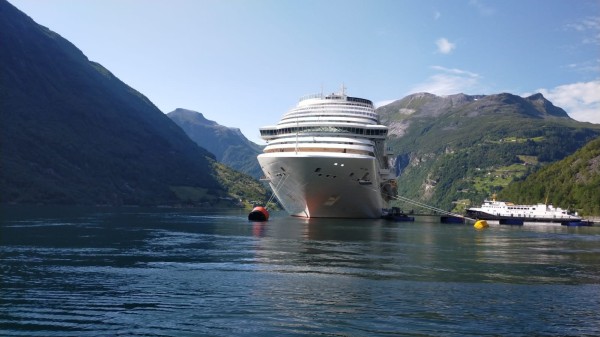 WhatsApp Image 2024-07-29 à 16.34.49_d805e409.jpg (181.51 Kio) Vu 1114 fois Le paysage est un peu défiguré