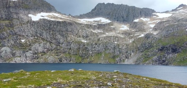 Capture 080.JPG (162.07 Kio) Vu 1107 fois encore un dernier lac, juste avant la chaine du sommet des montages