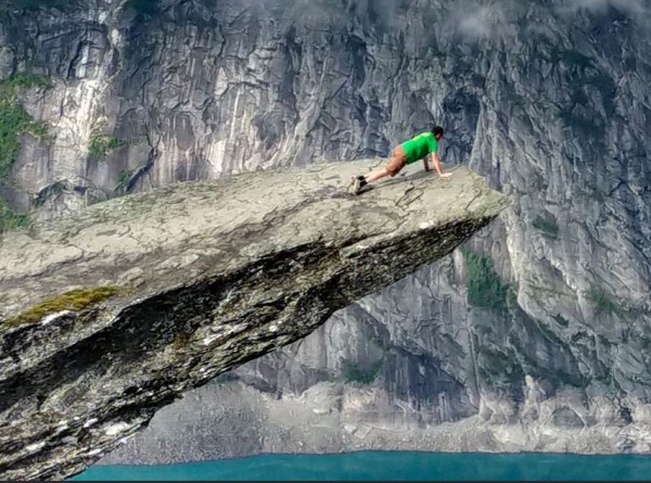 Capture 099.JPG (145.55 Kio) Vu 1476 fois pas évidant de voir en bas....