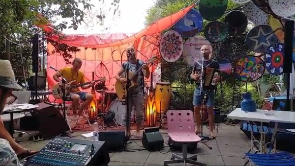 Très bon concert dans le jardin