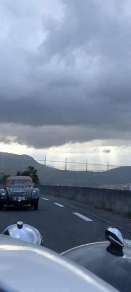 Le viaduc avant l'orage, en redescendant sur Millau