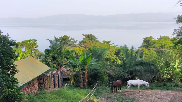 Arrivé au Green Ranch au bord du lac de Bosomtwe au sud est de Kumasi (une des plus grosse ville du Ghana)