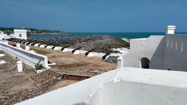 Capture 094.JPG (124.48 Kio) Vu 2407 fois Ce fort était aussi le logement des gouverneurs, et était bien défendu par de nombreux canons.