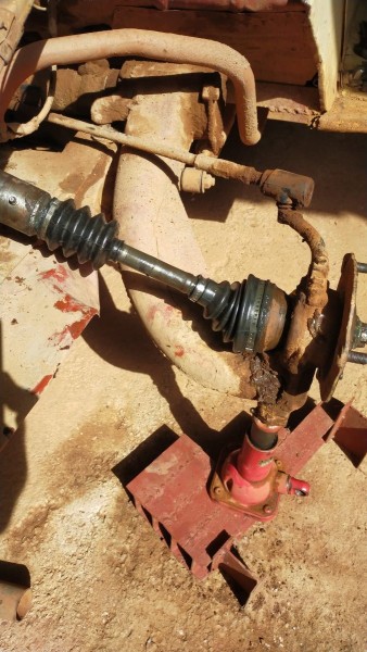 WhatsApp Image 2024-11-20 à 10.48.21_3ae929c3.jpg (206.23 Kio) Vu 3217 fois et voici le soufflet neuf en place.