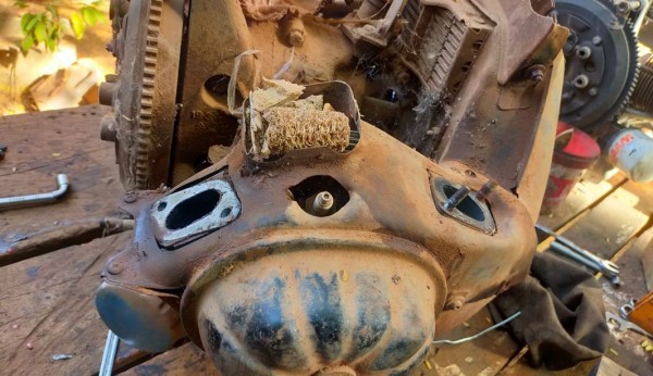 Capture 228.JPG (142.87 Kio) Vu 1882 fois je vois que les sortie d'air ont servi de garde manger