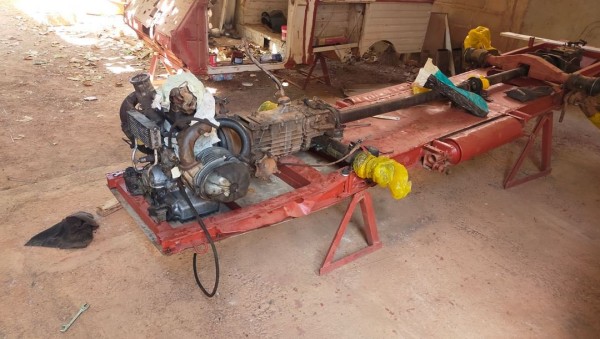 Capture 229.JPG (149 Kio) Vu 1882 fois mise en place du moteur avec la boite sur le châssi, afin de vérifier que tout tombe en face.