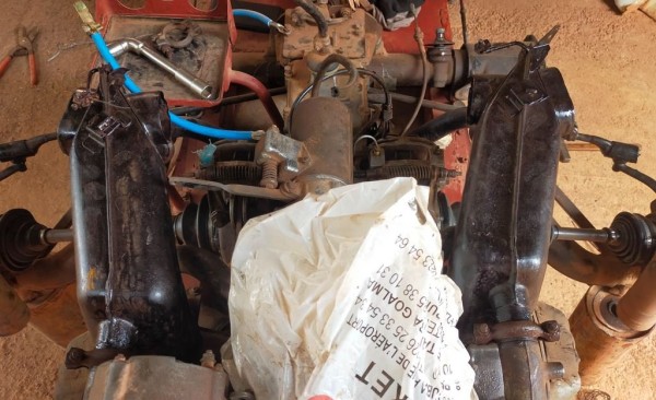 Capture 271.JPG (138.77 Kio) Vu 1548 fois puis monté les sortie d'échappement avec leurs boites à air: