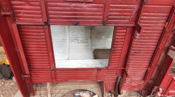 Capture 303.JPG (143.64 Kio) Vu 1584 fois Toutes les boulons de fixation du planché ont été passé au taraud, et filières puis graissé.