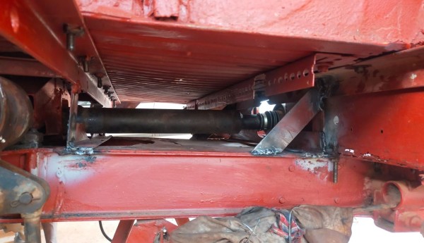 Capture 312.JPG (161.53 Kio) Vu 1551 fois puis j'ai soudé la liaison haut / bas, et ajouté une diagonal afin de maîtriser la position (avant / arrière)