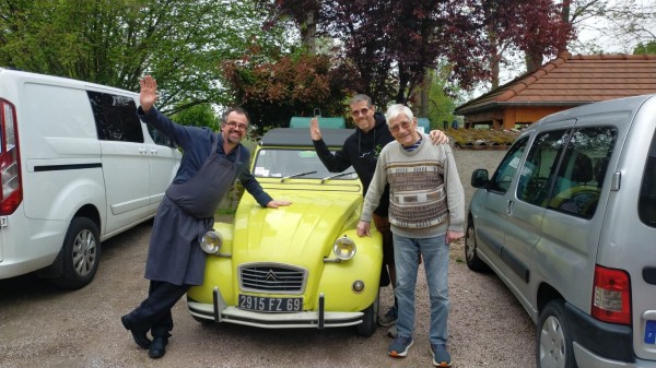 En partance pour la Rescapade, traditionnelle escale à l'auberge du Pont.