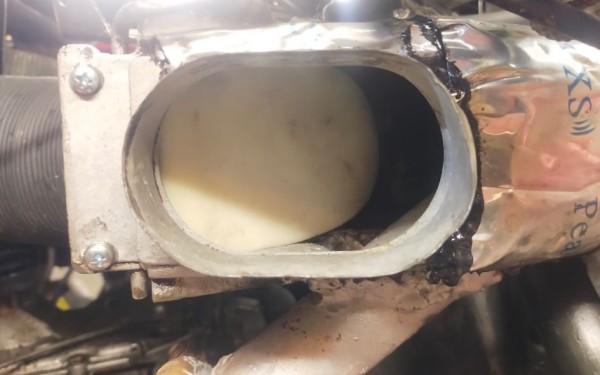 et visser à la place des rivet avec les boulon fournis dans le kit.