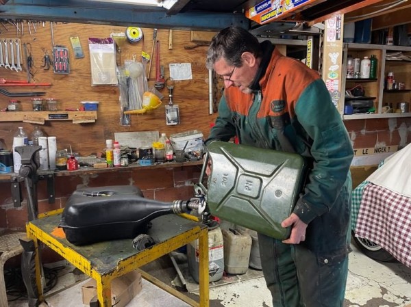 quelques litres dans le réservoir