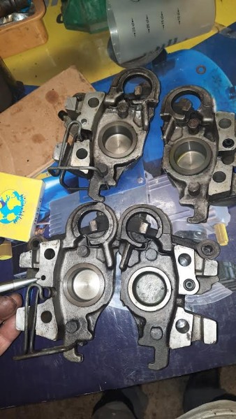 etrier gauche en bas percé a 4 mm