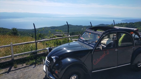 Après avoir traversé l'Istrie, d'ouest en est, et gravit le Poklon, belle vue sur la baie de Rijeka