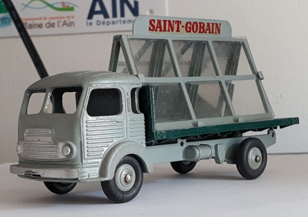 Simca cargo vitrier.jpg