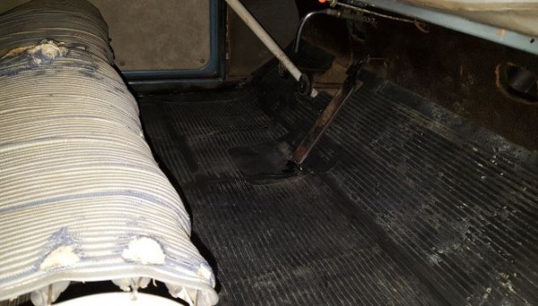 Capture 97.JPG (57.85 Kio) Vu 5606 fois mise en place de la banquette avant